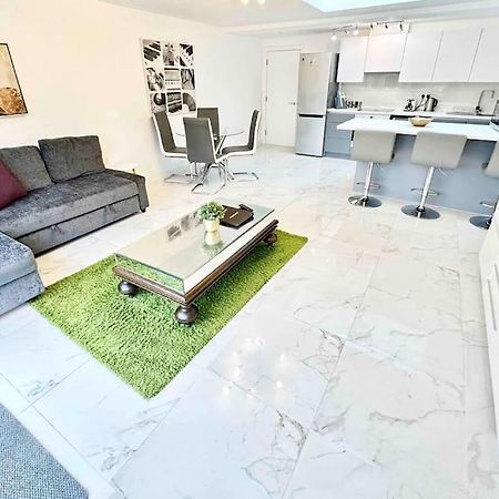 Paradigm House, Stunning 2-Bedroom Apartment 1, Free Parking, Oxford Kültér fotó